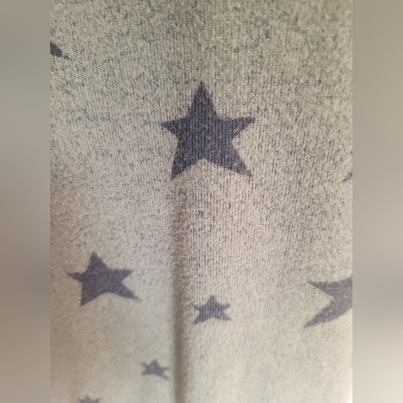 Buffalo David Britton Army Green Black Star Pattern Crewneck Top - Picture 2 of 5